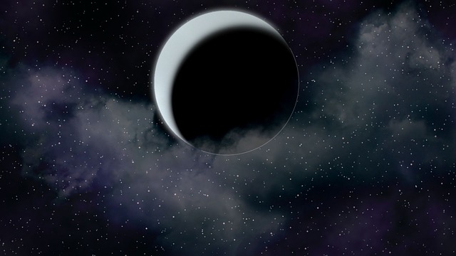 new-moon-2265485_640